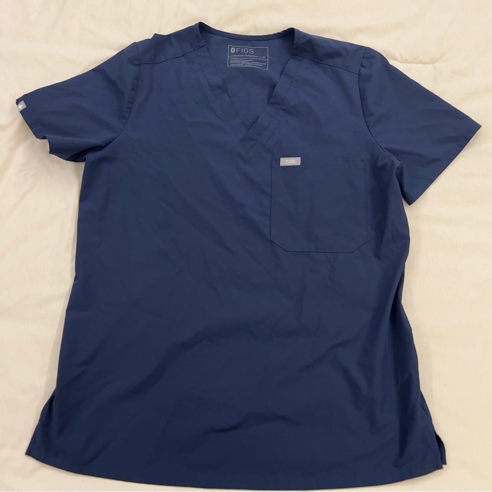 FIGS Scrub Top medium